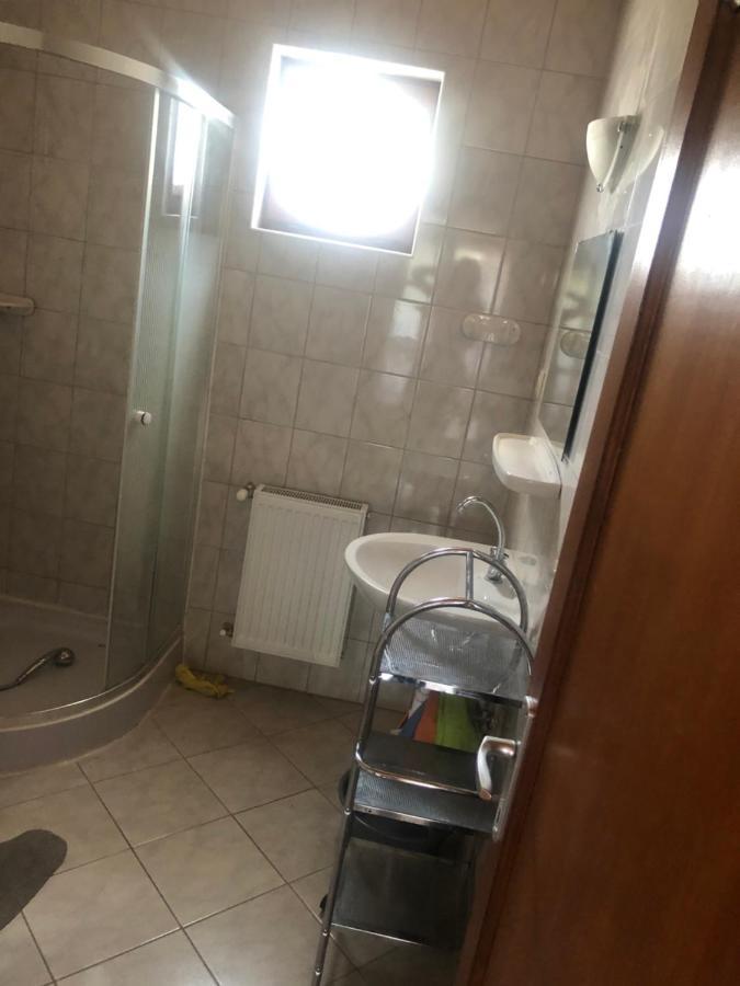 Zalakarosi Egerfa Nyaralohaz Foeldszinti Es Emeleti Apartman Exteriör bild