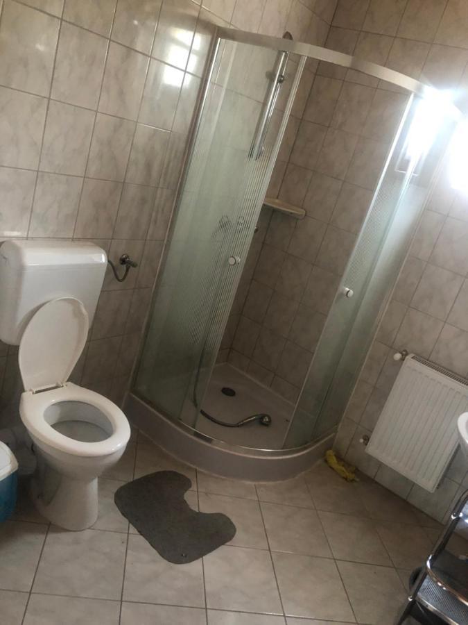 Zalakarosi Egerfa Nyaralohaz Foeldszinti Es Emeleti Apartman Exteriör bild